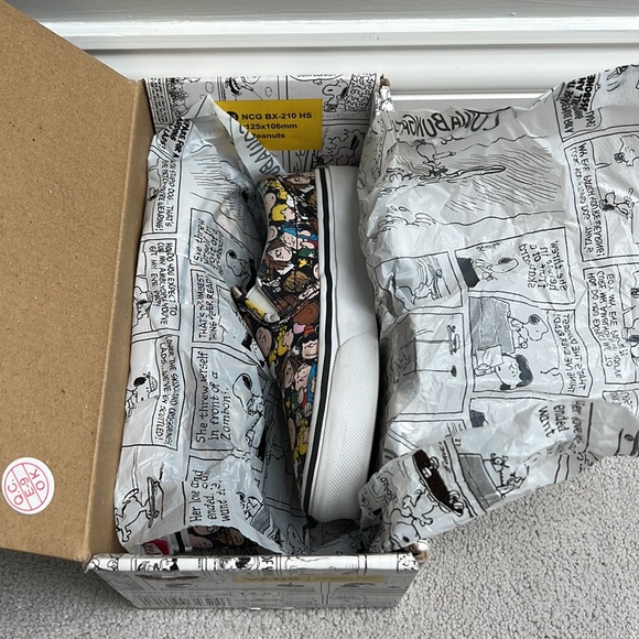 Kids Peanuts Vans - Picture 5 of 5
